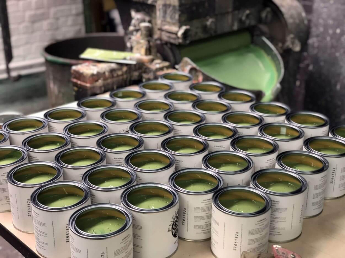PAONLIN and EMERY&Cie paint cans, potting